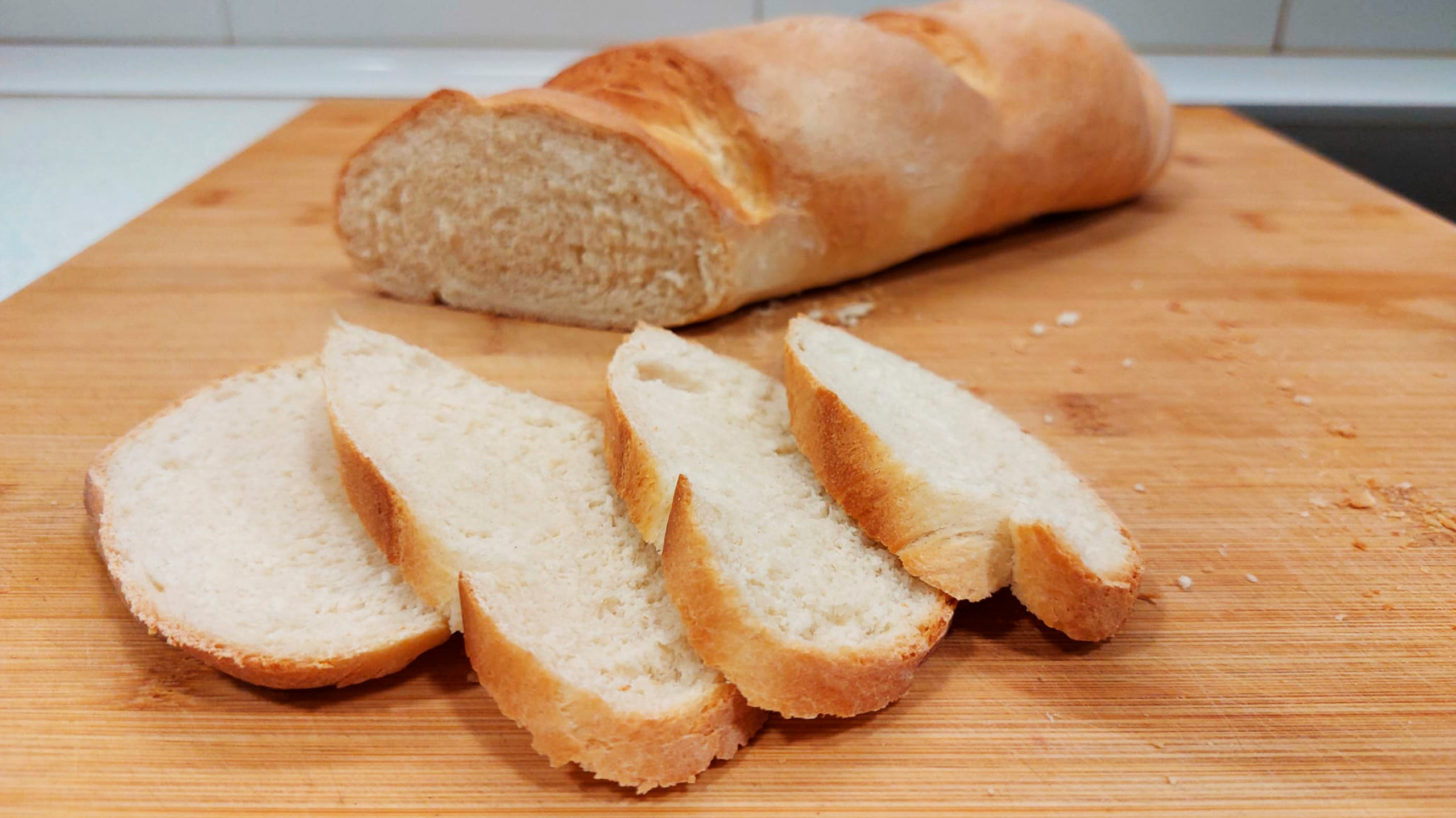 Hoy vamos a preparar un pan rústico, fácil y sencillo para deleite de todos. Un pan que se prepara en un momento y está muy bueno.